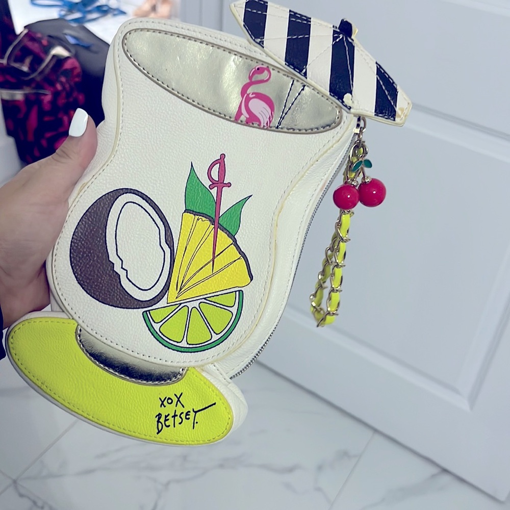 Wristlet